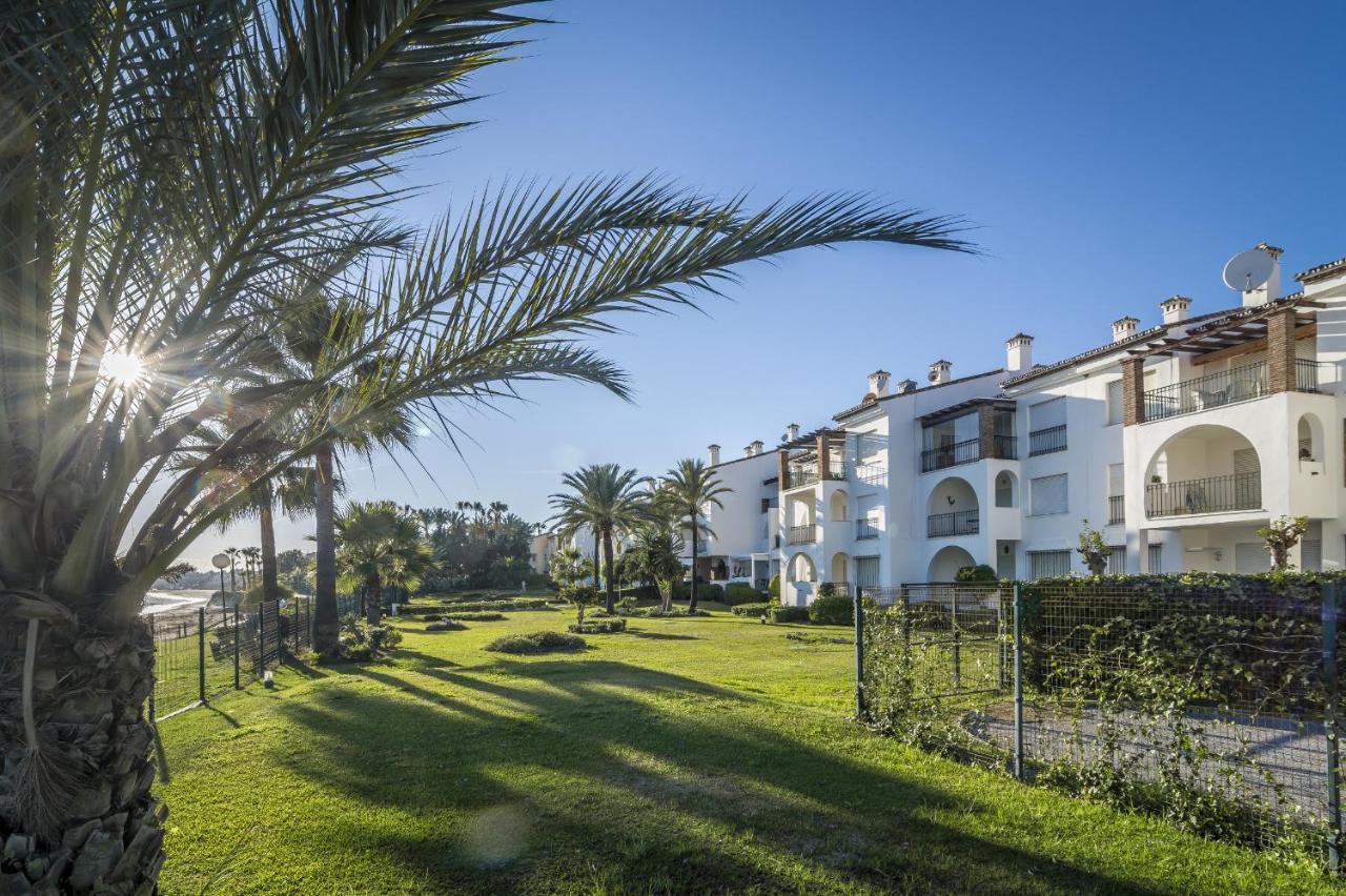 Hb - Comfortable Beachfront Holiday Apartment Estepona Luaran gambar