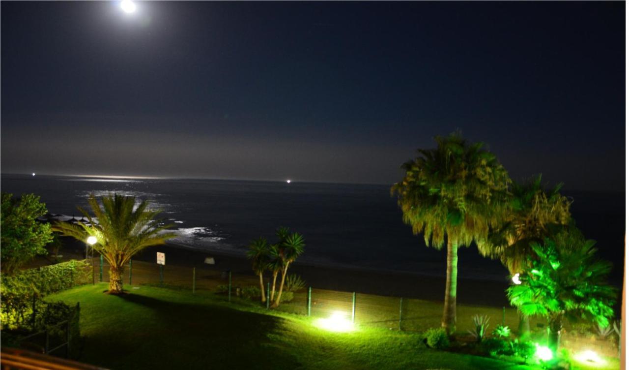 Hb - Comfortable Beachfront Holiday Apartment Estepona Luaran gambar